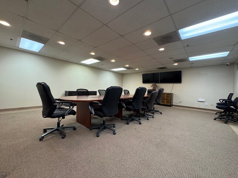 More Photos Of 2498 W 2nd Ave, Denver Warehouse For Lease