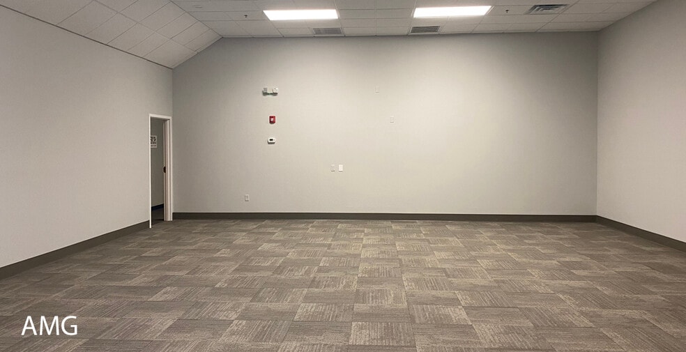 More Photos Of 540 Main St, Hyannis General Retail For Sale