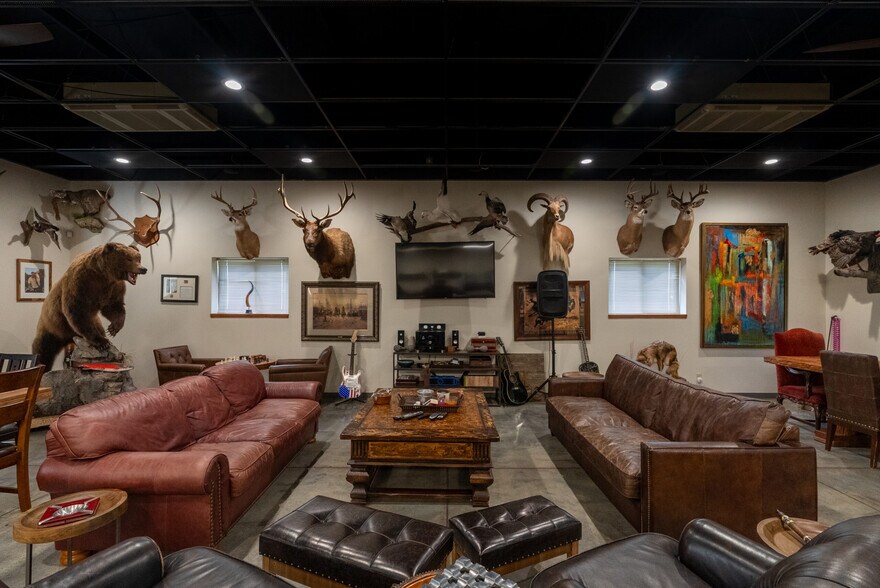 More Photos Of 6415 W 95th St S, Clearwater Warehouse For Sale