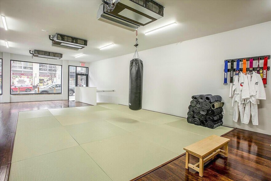 More Photos Of 1779 First Ave, New York Apartments For Lease
