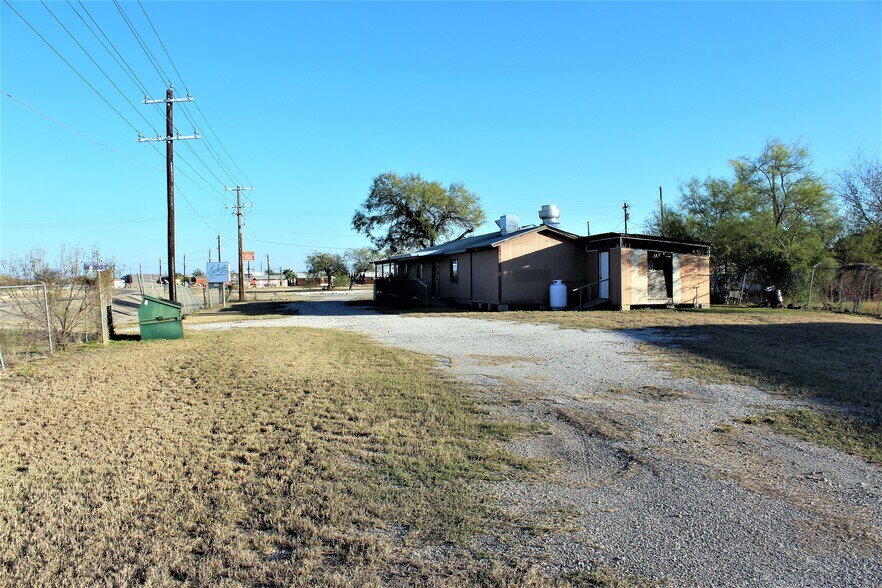 More Photos Of 502 Elm, Tilden Restaurant For Sale