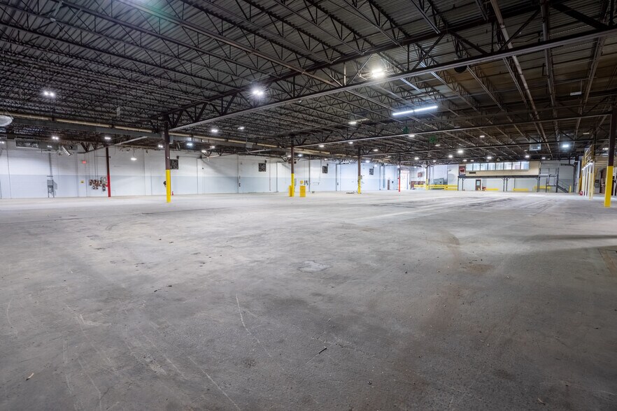 More Photos Of 11135 Monroe Rd, Matthews Distribution For Sale