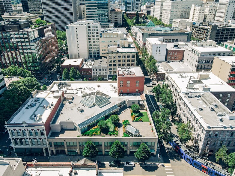 More Photos Of 135 SW Taylor St, Portland Loft Creative Space For Lease