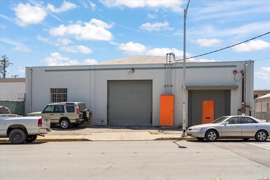 Primary Photo Of 2466 Bay Rd, Redwood City Warehouse For Lease