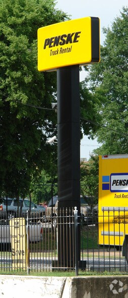 More Photos Of 737 Madison Ave, Memphis Freestanding For Lease