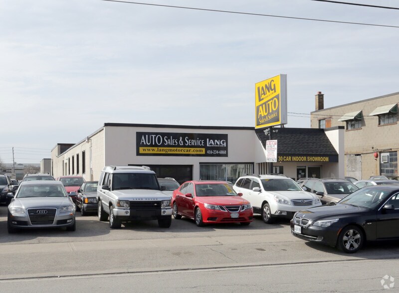 Primary Photo Of 11 Advance Rd, Toronto Showroom For Lease