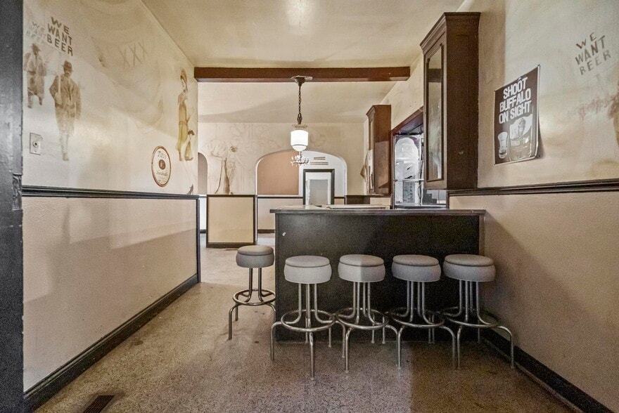 More Photos Of 24 E 3rd St, Newport Bar For Sale