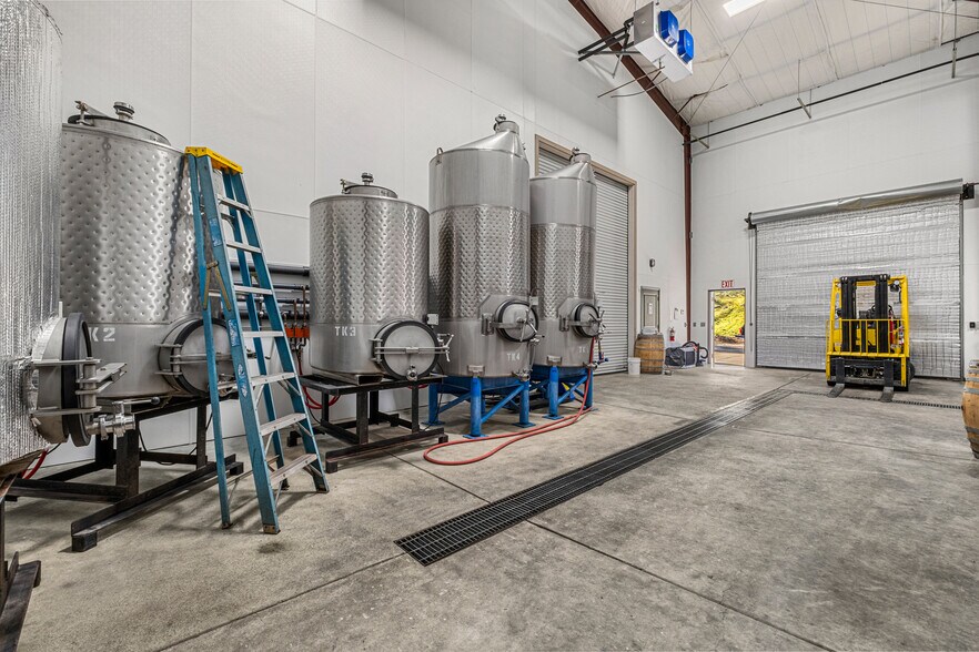 More Photos Of 6781 Tower, Somerset Winery Vineyard For Sale