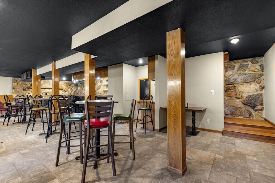 More Photos Of 2079 State Road Y, Linn Creek Restaurant For Sale