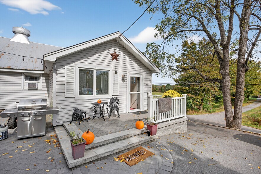 More Photos Of 65 Four Corners Rd, Warwick Specialty For Sale