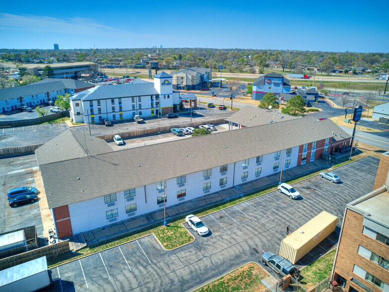 More Photos Of 3211 S 79th East Ave, Tulsa Apartments For Sale