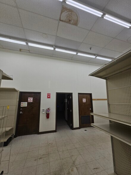 More Photos Of 15977-15981 State Route 170, Calcutta Freestanding For Lease