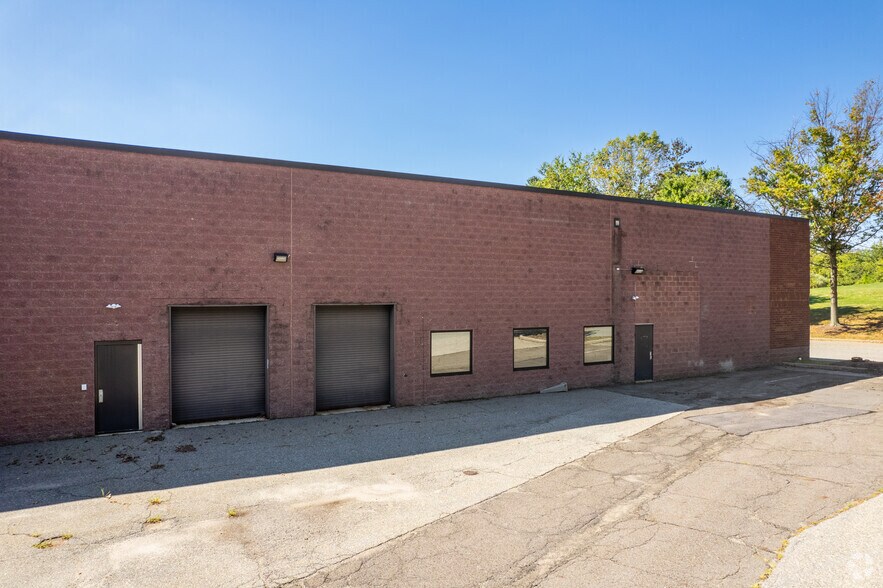 More Photos Of 300 Horizon Dr, Hamilton Light Distribution For Lease