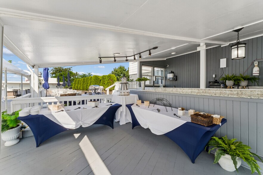 More Photos Of 62 Cove St, New Haven Specialty For Sale
