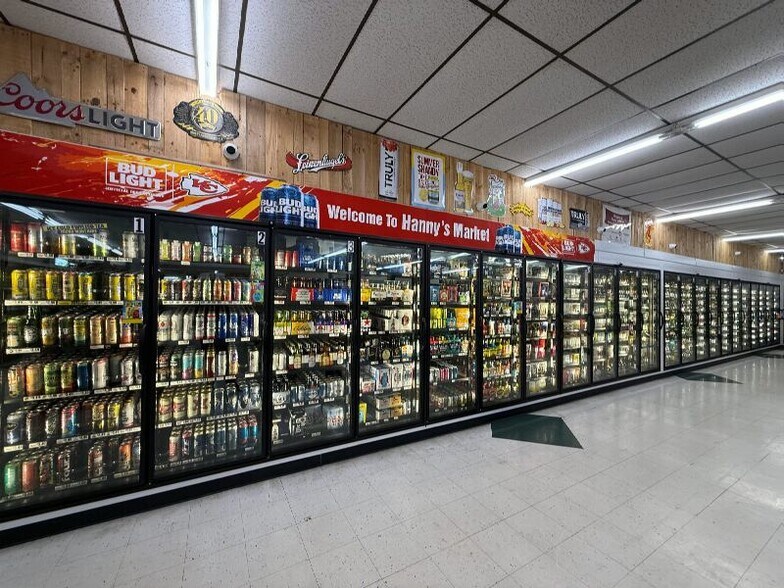 More Photos Of 103 W 2nd St N, Wright City General Retail For Sale