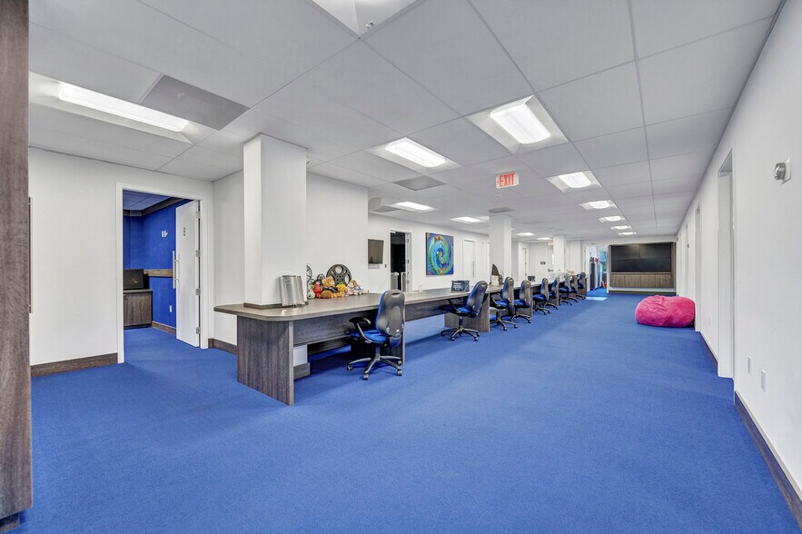 More Photos Of 5465 NW 36th St, Miami Springs Office For Sale