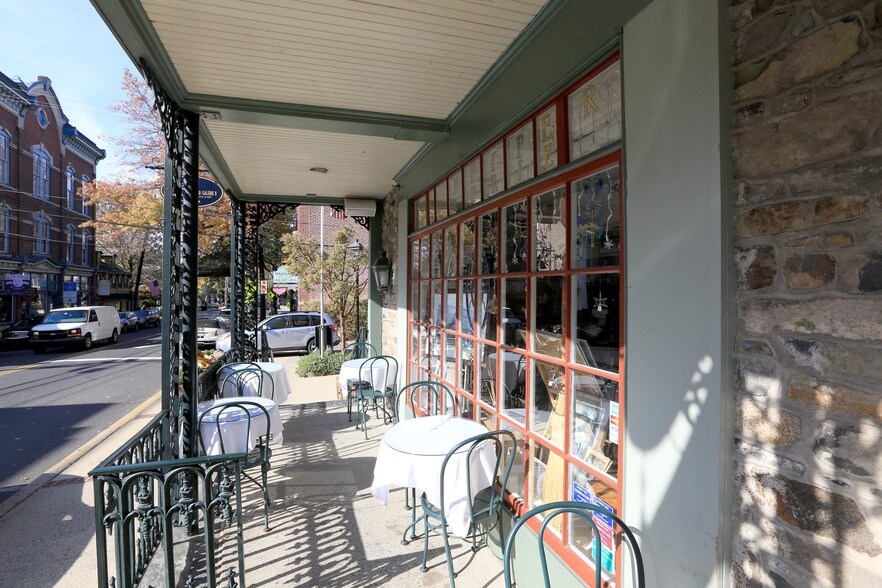 More Photos Of 32 Bridge St, Lambertville Hotel For Lease