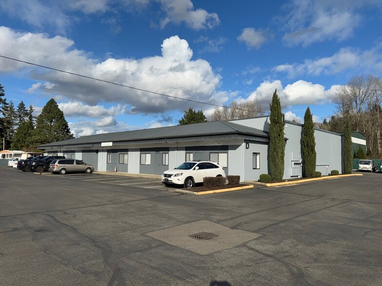 Primary Photo Of 8602-8612 S 222nd St, Kent Unknown For Lease