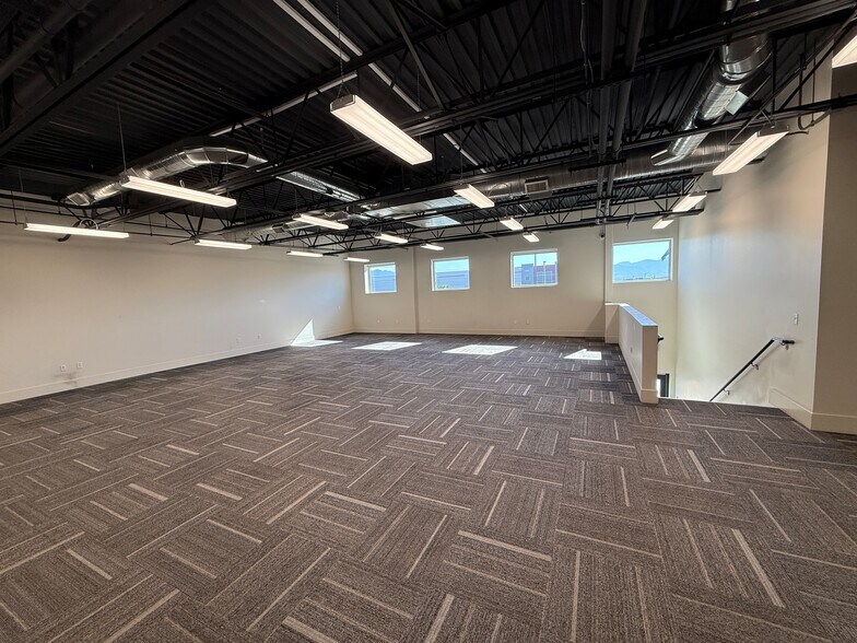 More Photos Of 1550 S Distribution Dr, Salt Lake City Flex For Lease