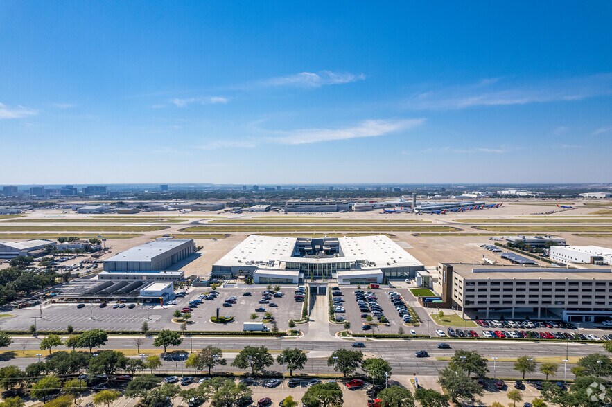 More Photos Of 7701 Lemmon Ave, Dallas Coworking Space