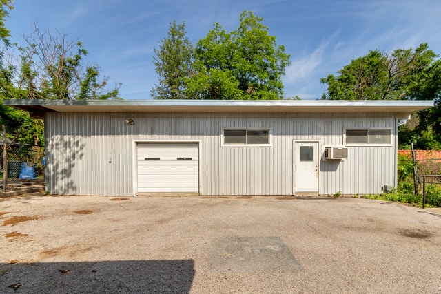 More Photos Of 2120 Oxford Ave, Austin Office For Lease