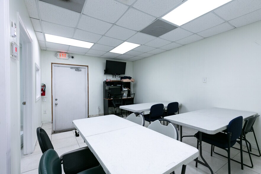 More Photos Of 9700 NW 79th Ave, Miami Office For Lease