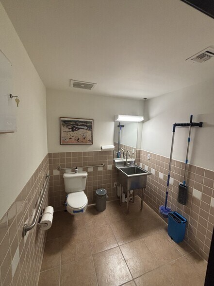 More Photos Of 12625 N Saguaro Blvd, Fountain Hills Storefront Retail Office For Sale