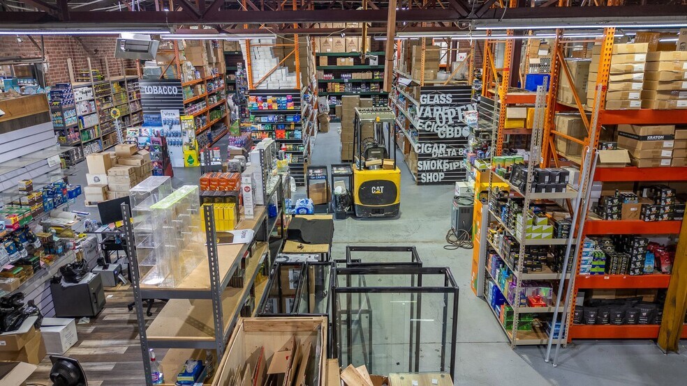 More Photos Of 303 W Walnut Ave, Dalton Flex For Lease