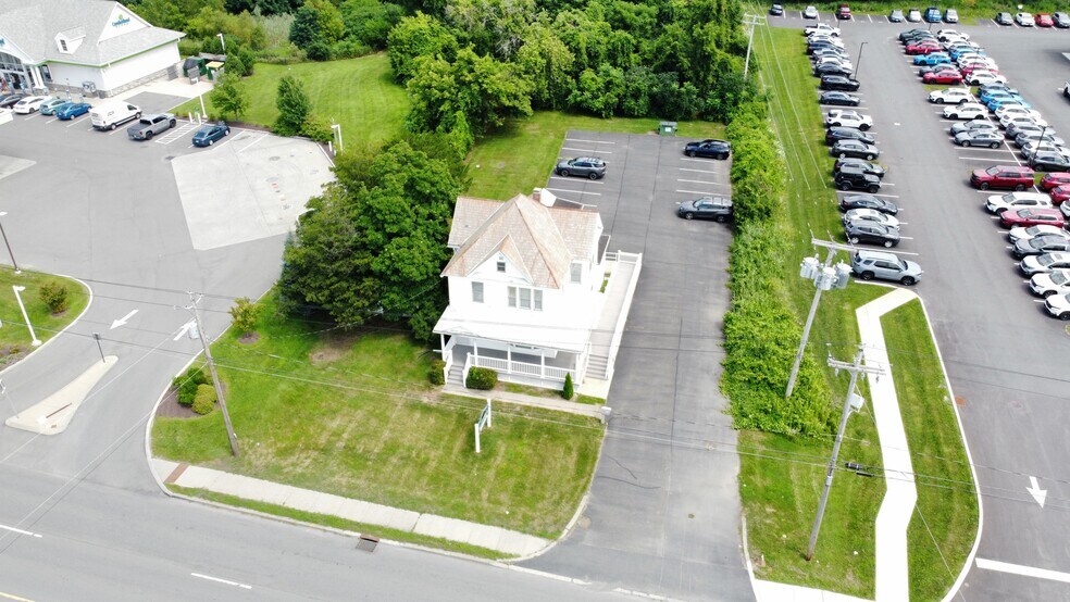 More Photos Of 1147 Troy Schenectady Rd, Latham Office For Sale