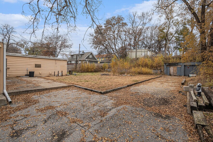 More Photos Of 1008 Bancroft St, Omaha General Retail For Sale