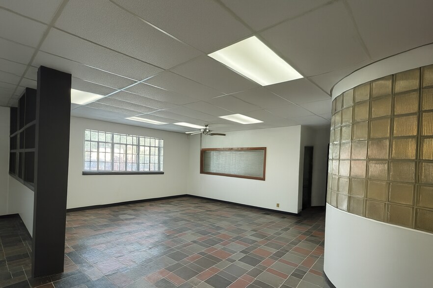 More Photos Of 1704 NW 6th St, Oklahoma City Manufacturing For Lease