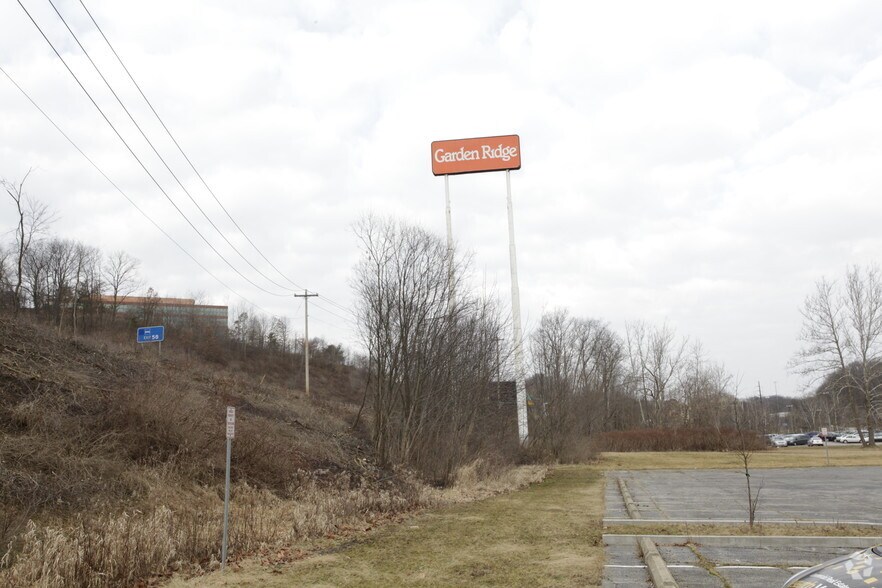 More Photos Of 2000 Casteel Dr, Coraopolis Freestanding For Lease