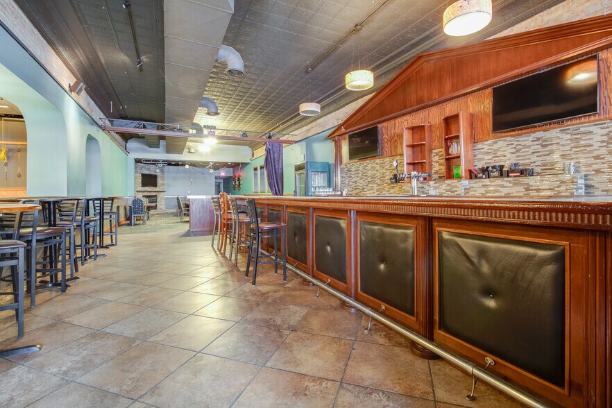 More Photos Of 227-229 S Washington Sq, Lansing Storefront Retail Office For Sale