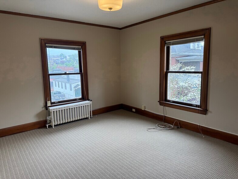 More Photos Of 229 S Maple Ave, Greensburg Office For Lease