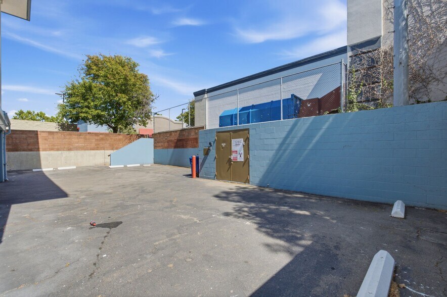 More Photos Of 6500 Fairmount Ave, El Cerrito Storefront Retail Office For Sale