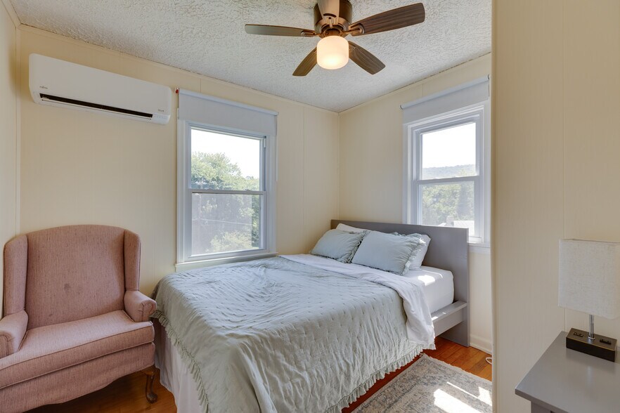 More Photos Of 1053 Washington St, Harpers Ferry Hospitality For Sale