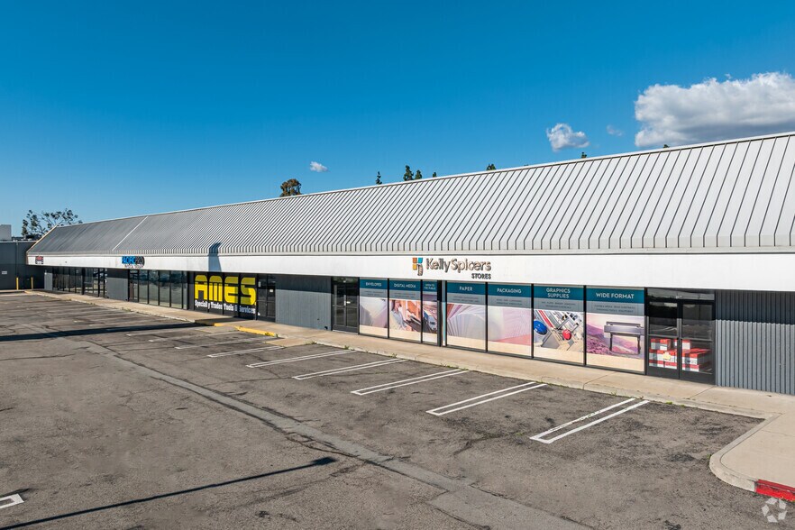 More Photos Of 1348-1438 W 7th St, Upland Unknown For Lease