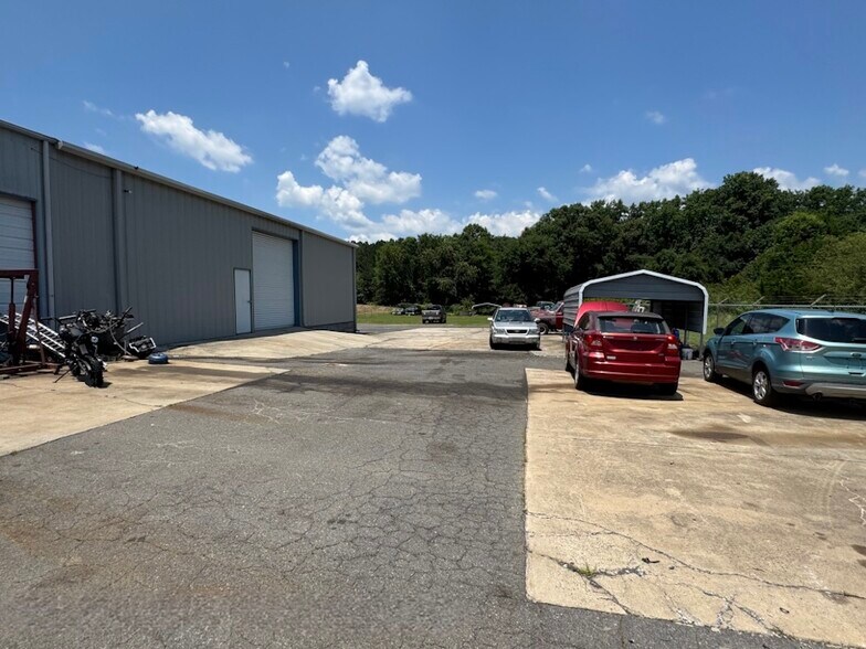 More Photos Of 975-979 E Liberty St, York Auto Dealership For Sale