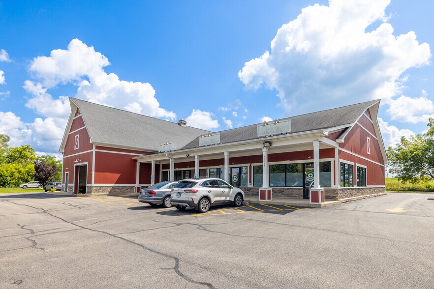 More Photos Of 3103 Il Route 176, Crystal Lake Storefront For Sale