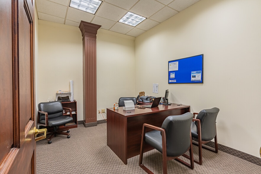 More Photos Of 1011 McBride Ave, Woodland Park Medical For Sale