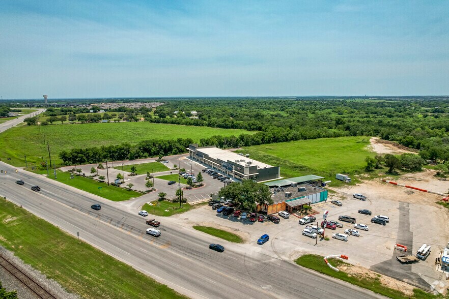 More Photos Of 646 W FM 78, Cibolo General Retail For Lease