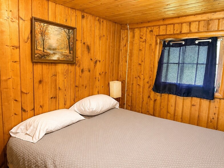 More Photos Of W17461 Norton Rd, Gould City Hotel For Sale