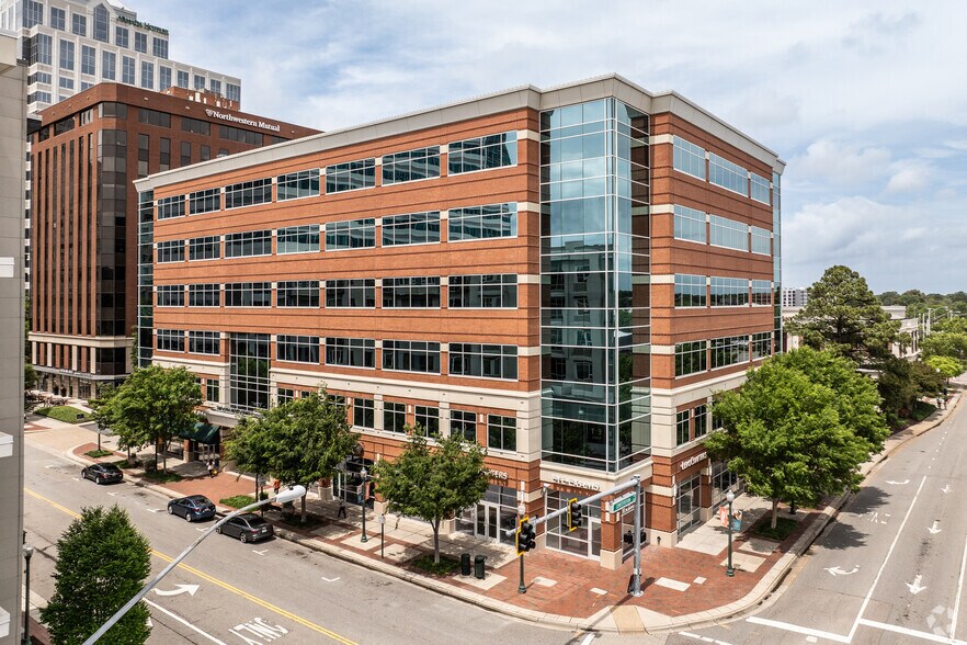 More Photos Of 4500 Main St, Virginia Beach Office For Lease