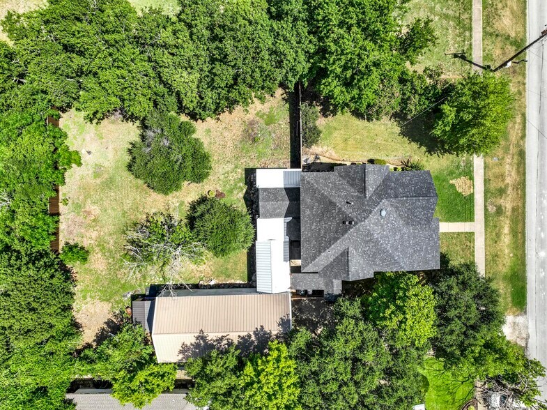 More Photos Of 115 N 1st St, Midlothian Storefront Retail Office For Sale