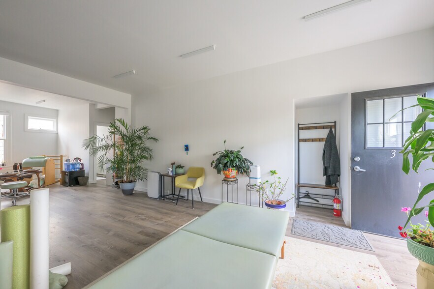 More Photos Of 78-90 Green St, Hudson Flex For Sale