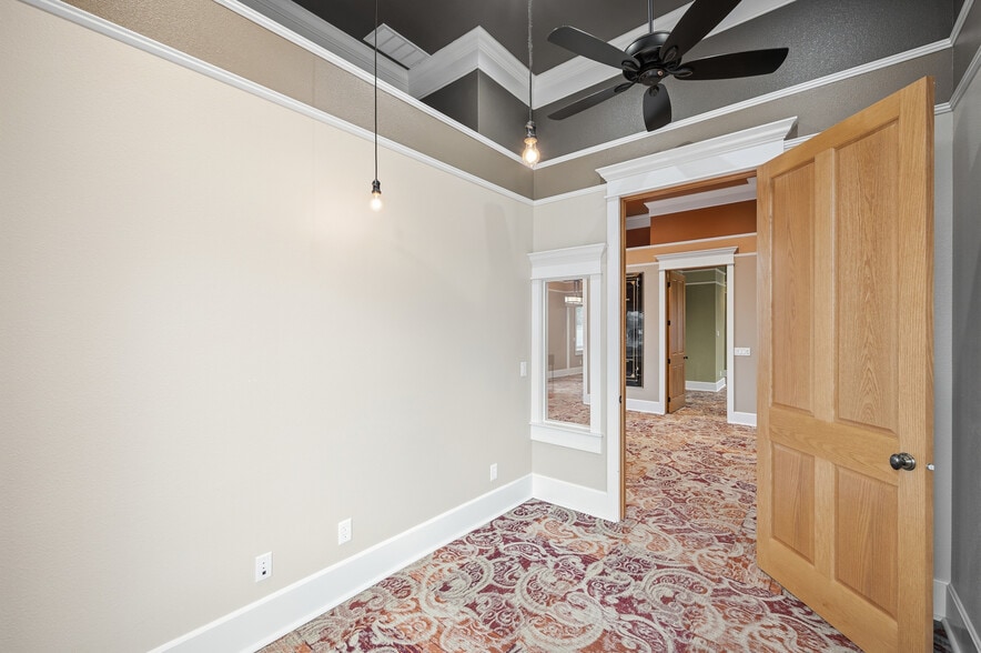 More Photos Of 101 S Big Horn Ave, Moorcroft Flex For Sale