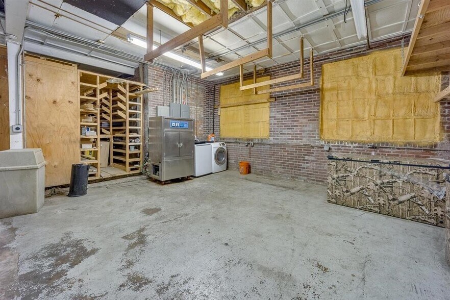 More Photos Of 2014 S Calhoun St, Fort Wayne Manufacturing For Lease