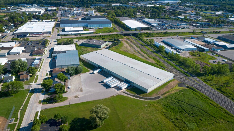 Primary Photo Of 311 N Linwood Ave, Appleton Warehouse For Lease