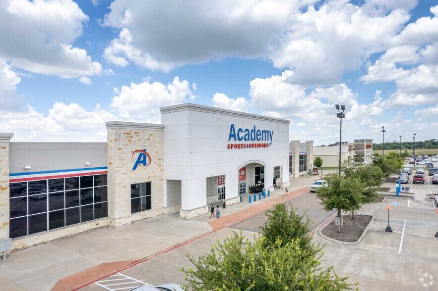 More Photos Of Pearland Pky & FM-518, Pearland Unknown For Lease