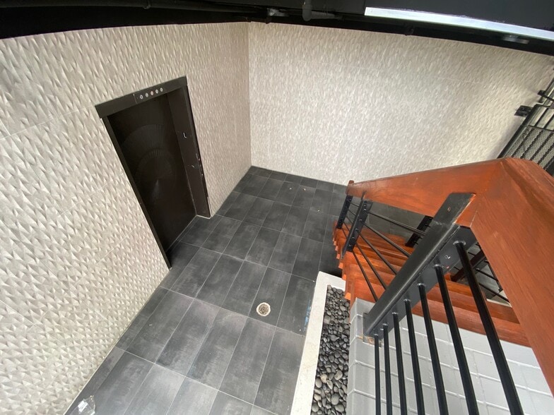 More Photos Of 2350 Coral Way, Coral Gables Medical For Sale